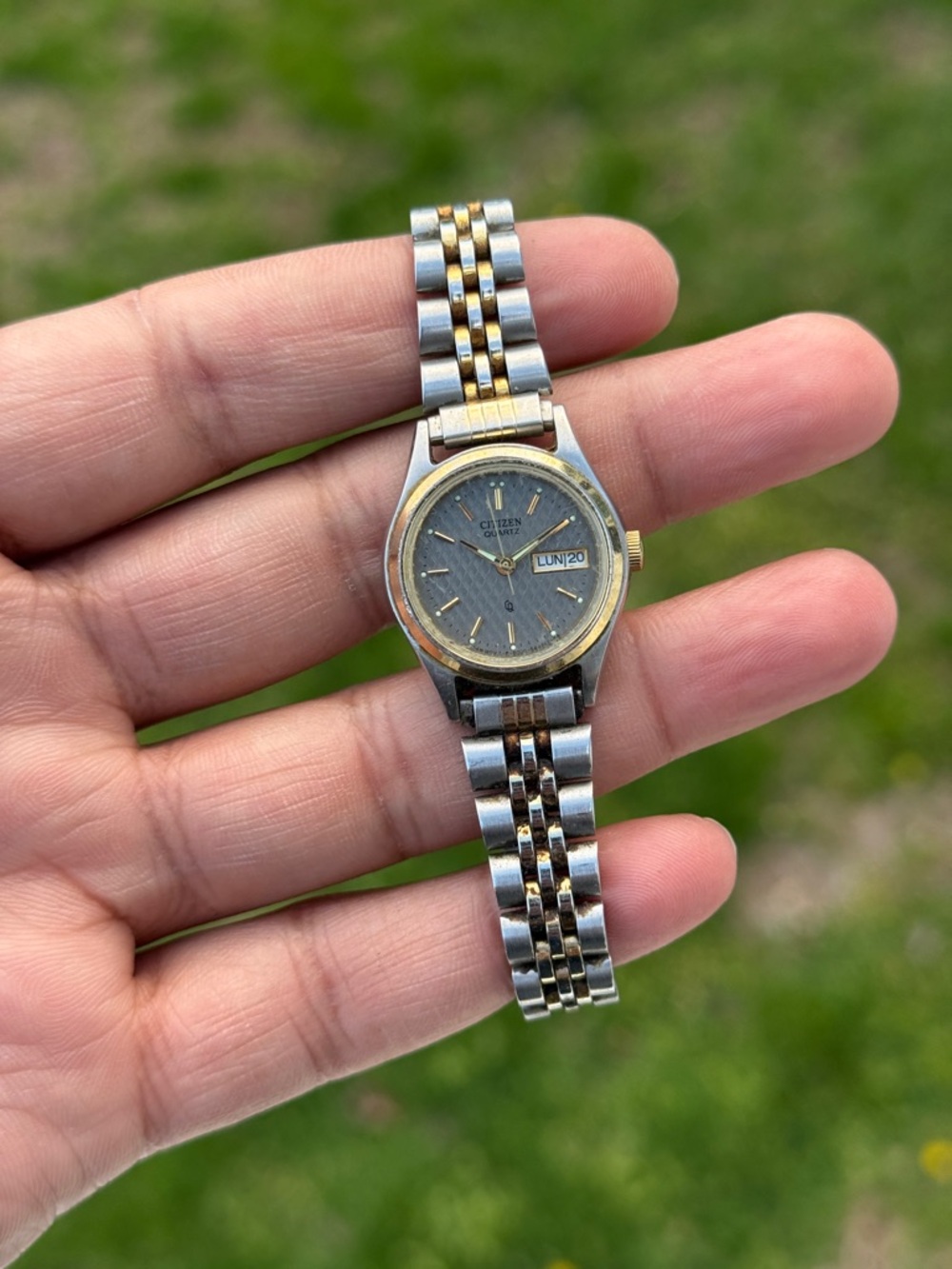 Citizen Two-Tone vintage Gold and Silver Ladies Bracelet day date Watch